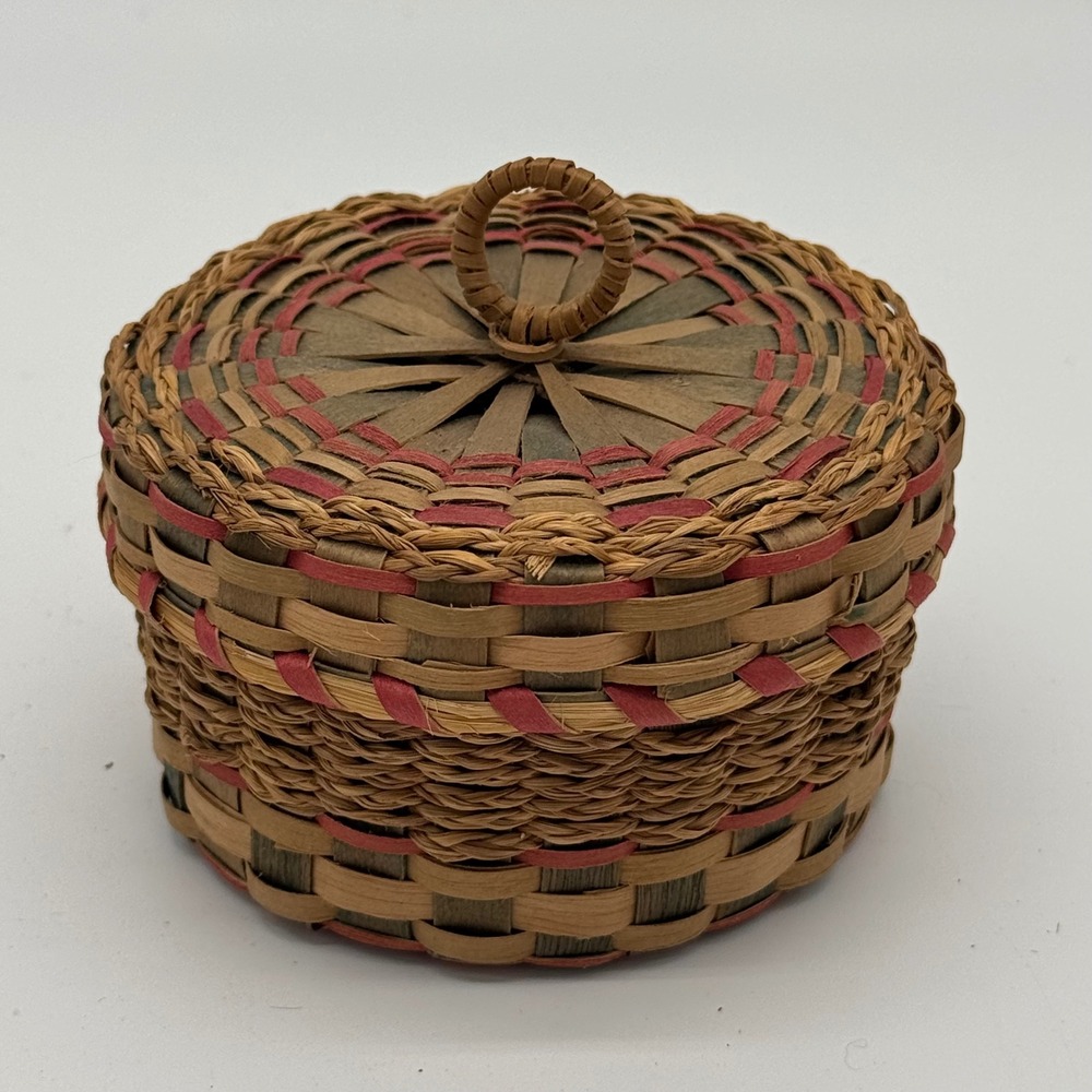 Antique Native American Split Ash Sweetgrass Lidded Trinket Sewing Basket 1920s